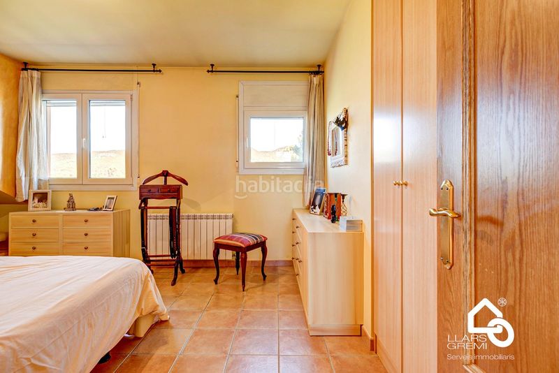 Foto 31dfbd69-1061-4062-b290-95a5b821fe02. Casa amb calefacció aparcament a Llacuna (La)