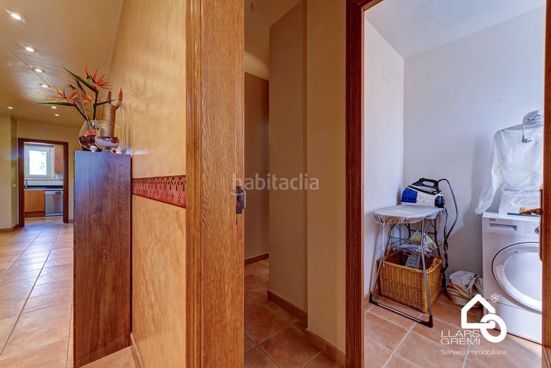 Foto 90d2d724-61b6-479a-bd66-bcace7ddbc92. Casa amb calefacció aparcament a Llacuna (La)