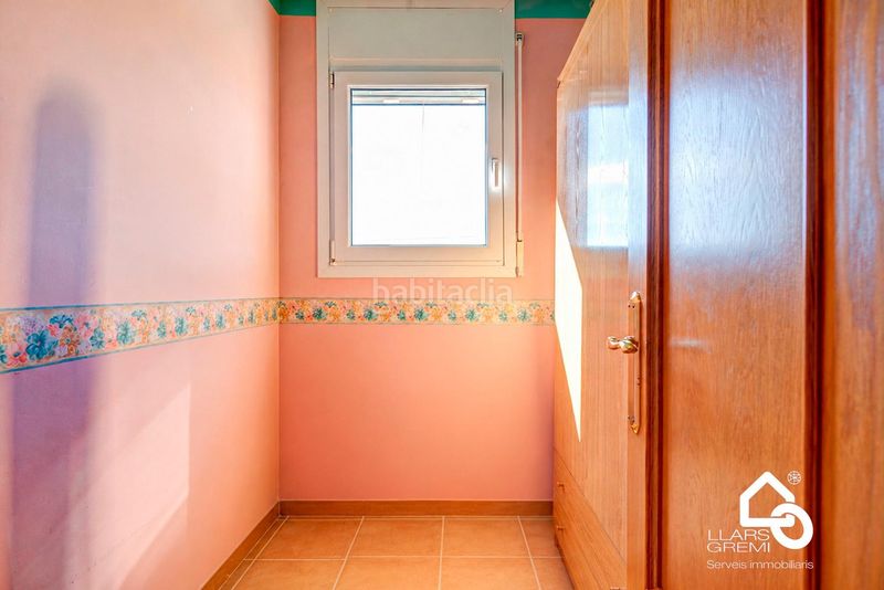Foto 9845f029-8a72-4475-8ce6-45e0cd55e021. Casa amb calefacció aparcament a Llacuna (La)
