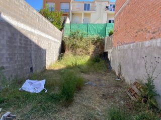 Terreny residencial a Centre. Venta terreno en igualada zona poble sec 101,30m2!!