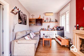 Chalet à Abrera. Venta casa en abrera zona  can vilalba jardín, piscina y garaje!