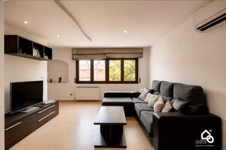 Casa in Centre. Venta casa en igualada zona centro reformada, terrazas y almacén