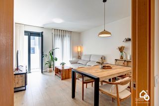 Appartamento in Centre. Venta piso en hospitalet de llobregat seminuevo, parking y trast
