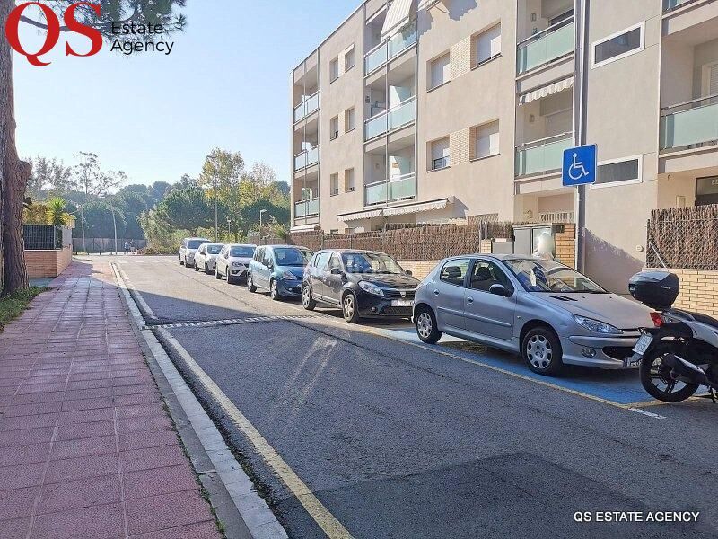Foto 0233b13d-9bd5-40c5-a807-f2ac1a85bfd2. Local comercial a Fenals Lloret de Mar
