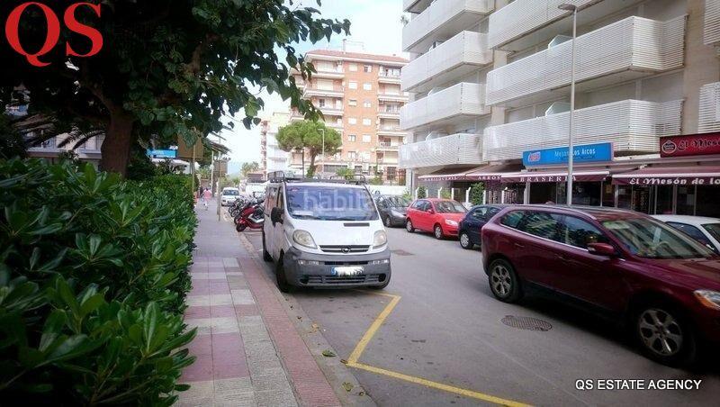 Foto 1fe7bd14-0f1c-4321-8e4b-0b3e8967dd46. Local comercial a Els Pins Blanes