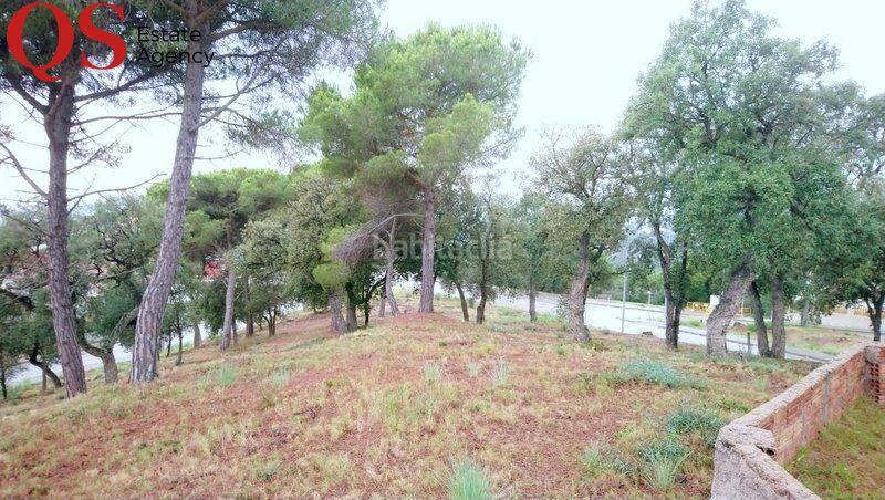 Foto d82df6c9-5f86-4378-bd75-e96d350f878c. Terreno residencial terreno con vistas al mar en urbanización sant daniel, en Tordera