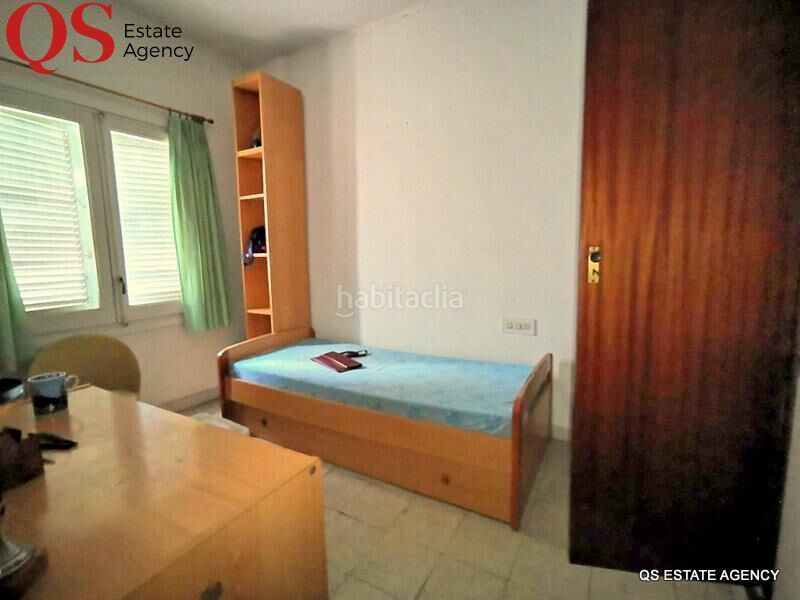 Foto 266aa285-d392-4a80-82b4-f2a2376f6a6a. Casa aparellada amb aparcament a Centre Blanes
