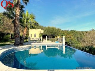 Xalet a Urbanitzacions del Nord. Villa con piscina en urbanización vall repós, romanyà de la selv