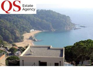 Xalet a Canyelles. Villa con vistas al mar en urbanización cala canyelles, lloret d