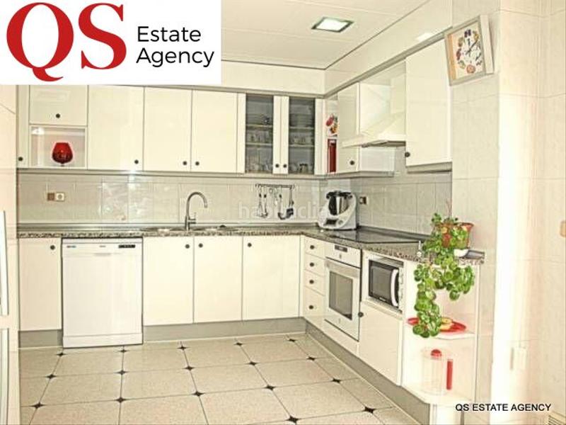 Foto f3c4a8a4-ced0-4b19-9954-ed577657bec6. Casa  con jardín en centro en Centre Blanes