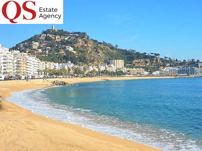 Foto fdc9b292-458e-440d-a0a9-9a2a6b5a9a51. Casa  con jardín en centro en Centre Blanes