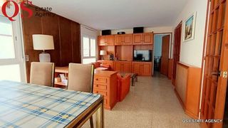 Edificio in Centre. Edificio con local comercial y dos pisos independientes en centr