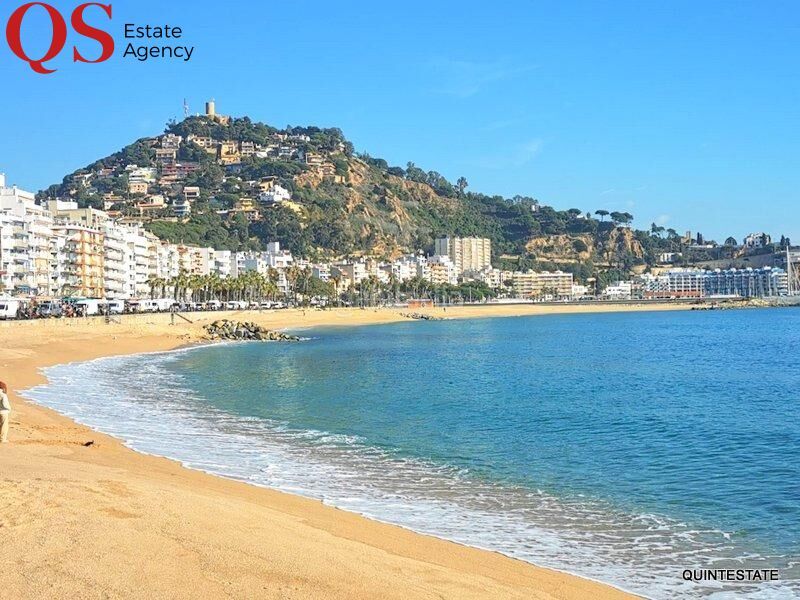Foto 576ba4fb-efd5-4873-ac5a-e9e491e9cbff. Edifici a Centre Blanes