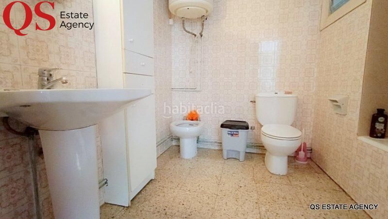 Foto d277875b-8125-42e2-82bd-d7ae9485a592. Edifici a Centre Blanes