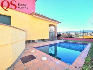 Casa a Riells. Casa con piscina en lescala