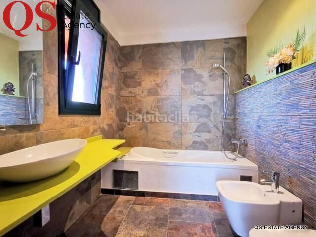 Foto 36787dfd-235c-45ea-8746-cb8cd2a0738c. Casa amb calefacció aparcament piscina a Riells Escala (L´)