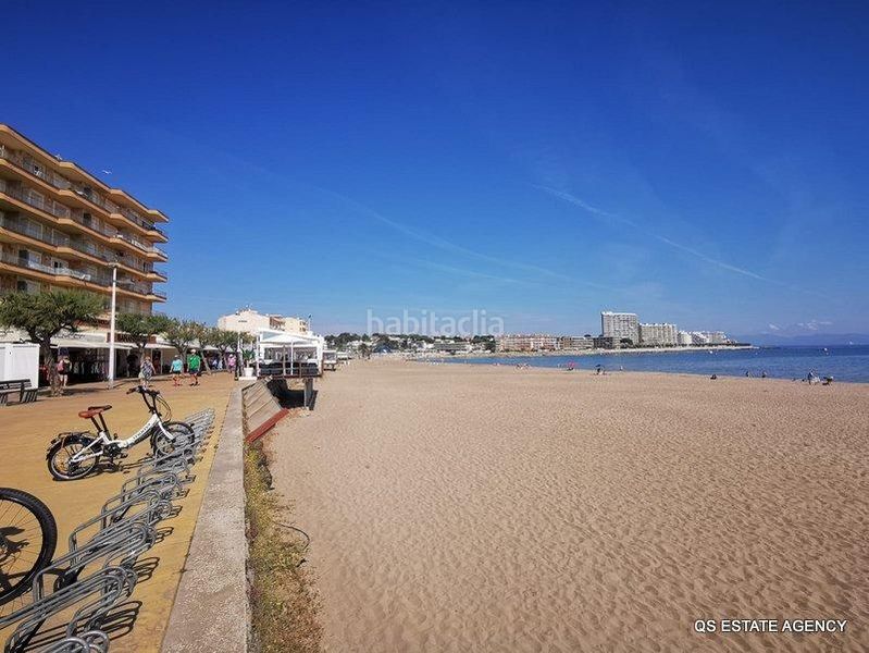 Foto bd29a3b3-0182-4338-b7fb-8705f1836321. Local comercial a Riells Escala (L´)