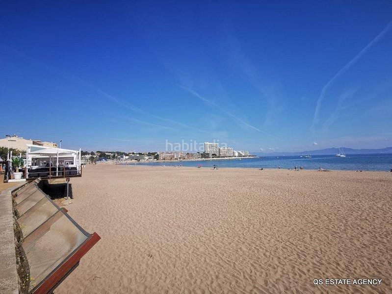 Foto ddb7073a-00b8-4a75-966e-af99cf4363e8. Local comercial a Riells Escala (L´)