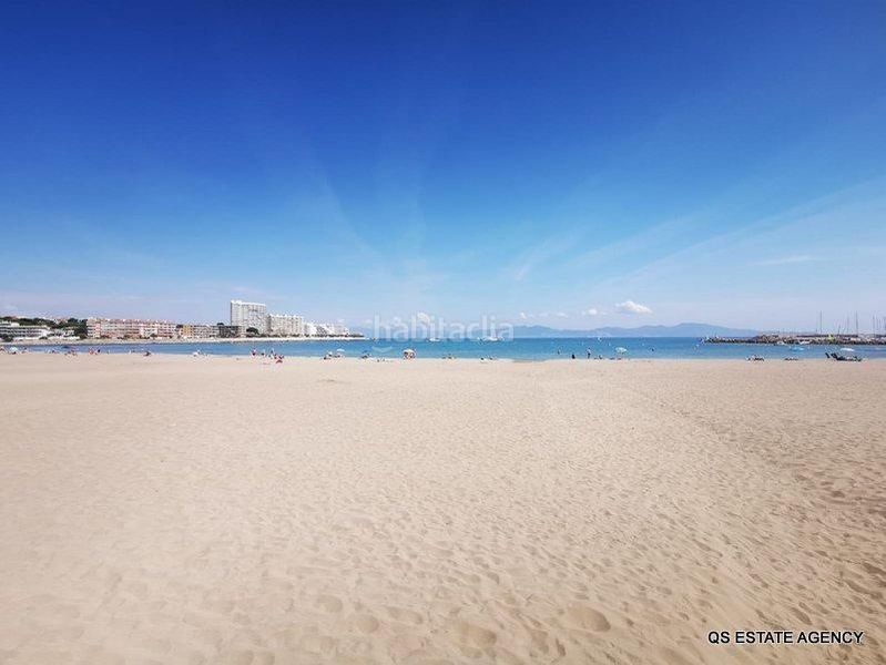 Foto e91cfdfe-2b56-4e1c-afae-9b96b608f24e. Local comercial a Riells Escala (L´)