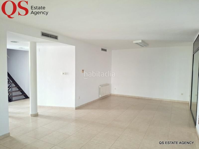 Foto 062d2058-f09a-45d3-8aa3-b1198b079201. Casa adossada amb calefacció aparcament a pla de maset - cap de Salou Salou