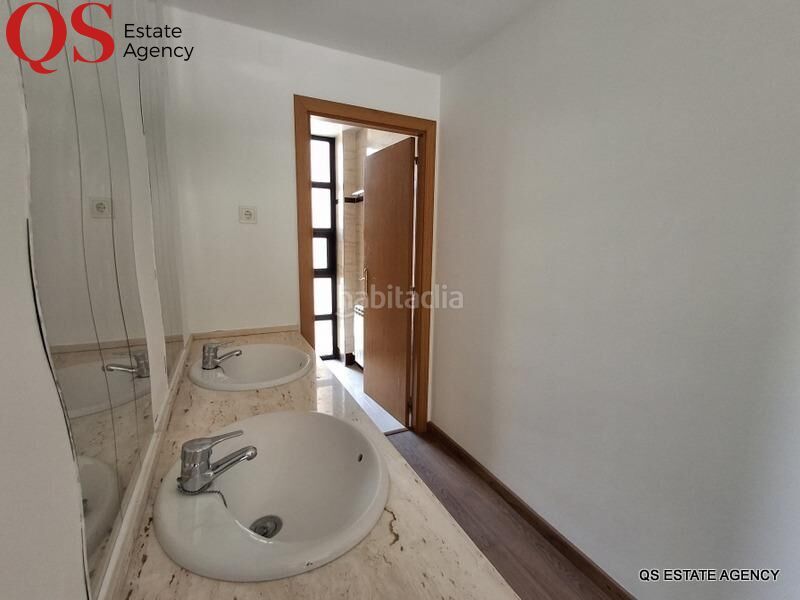 Foto f306803f-2d99-40b1-a8a1-ef1680c54c8f. Casa adossada amb calefacció aparcament a pla de maset - cap de Salou Salou