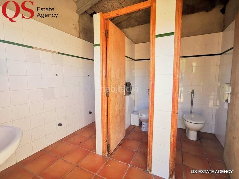 Foto 414bac28-aefa-4e63-ab93-33074fba1c70. Casa amb calefacció aparcament piscina a Cellera de Ter (La)