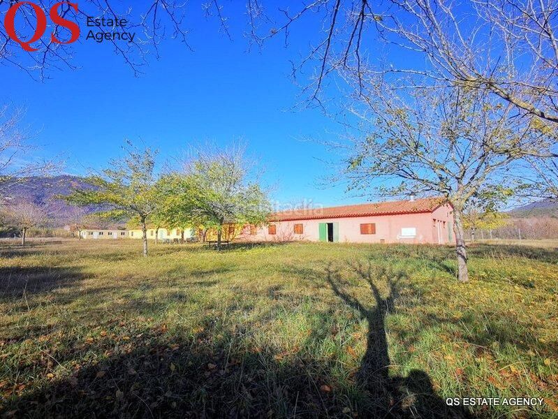 Foto a696cdbb-cae8-4659-8bb0-cefb2be72a5e. Casa amb calefacció aparcament piscina a Cellera de Ter (La)
