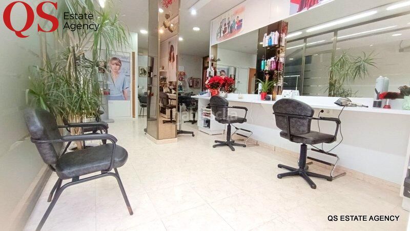 Foto 92f36a90-2ee9-400e-8c34-2b5eef8a3e1b. Local comercial a Centre Blanes