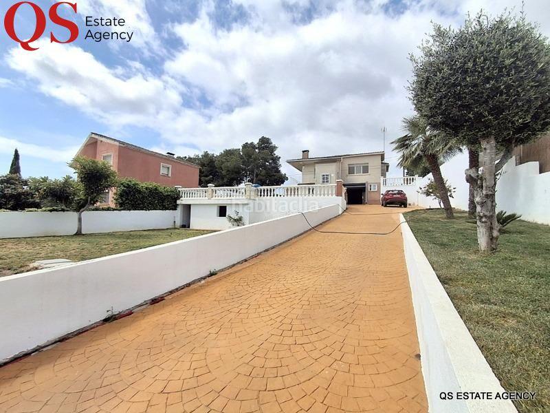 Foto c9e9b9df-7bfd-49f0-a3c1-5c2fcefafbb8. Haus mit heizung parking pool in costa Cunit - els jardins - els rosers Cunit