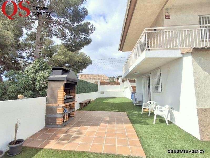 Foto d30a1b19-8291-44cf-b24e-67c536c4863b. Haus mit heizung parking pool in costa Cunit - els jardins - els rosers Cunit