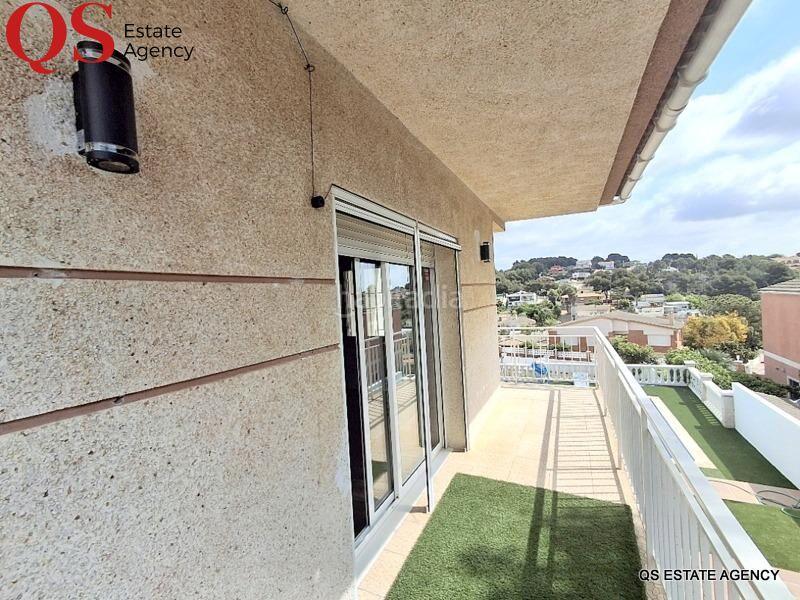 Foto e6fb7420-db36-40e4-bdb9-11c7107a053b. Haus mit heizung parking pool in costa Cunit - els jardins - els rosers Cunit