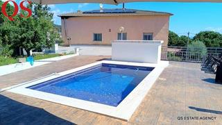 Xalet a Riudarenes. Chalet con piscina en la urbanización can fornaca, riudarenes