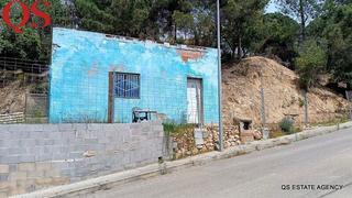 Casa a Riudarenes. Garaje sobre un terreno urbano en la urbanización de can fornaca