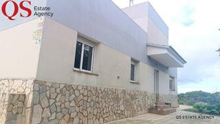 Casa a Lloret Residencial - Montlloret. Casa con piscina en la urbanización lloret residencial, lloret d