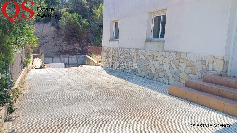 Foto f3f8130f-a61b-4c02-8594-d36d288052ef. Casa amb calefacció aparcament piscina a Lloret Residencial - Montlloret Lloret de Mar