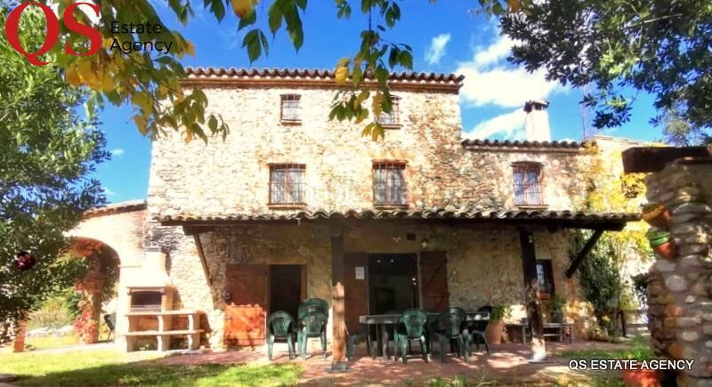 Foto 5b17eabb-7396-4d51-8f6d-e5e8b6fa0548. Masia amb calefacció aparcament a Cellera de Ter (La)