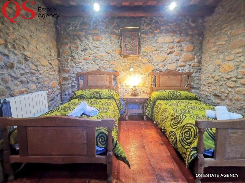 Foto e6e953f6-cb15-405d-9b0c-493c20539722. Masia amb calefacció aparcament a Cellera de Ter (La)