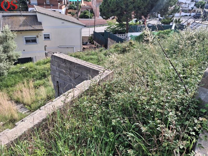 Foto bff0a5fe-b4b6-4372-acdb-08f166b70606. Terreny residencial a costa Cunit - els jardins - els rosers Cunit