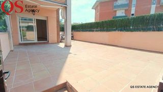 Planta baixa a Sant Pere. Planta baja con dos terrazas en tordera