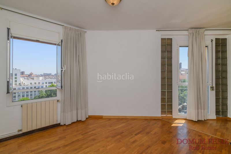 Foto b43e0bf3-ac57-4d68-9d2e-567ac1d54901. Pis amb calefacció aparcament a Sant Antoni Barcelona