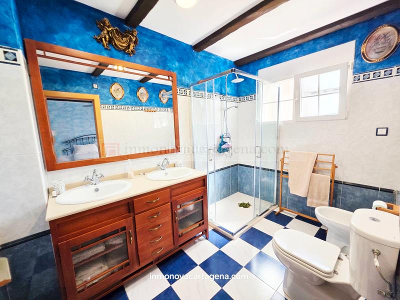 Foto 2a2dd699-7dd2-455b-a3cb-4cfae174d643. Chalet con parcheggio in Playa de las Gaviotas - El Pedrucho Manga del Mar Menor (La)