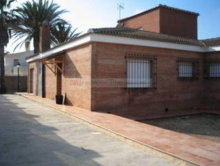 Chalet in Playa de las Gaviotas - El Pedrucho. Venta de chalet en la manga