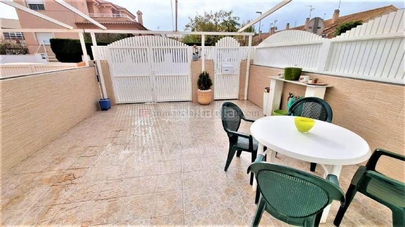 Foto a22cbda7-329a-472e-ad3a-2dfd546e77d0. Casa pareada venta de duplex en los alcazares en Centro Alcázares (Los)