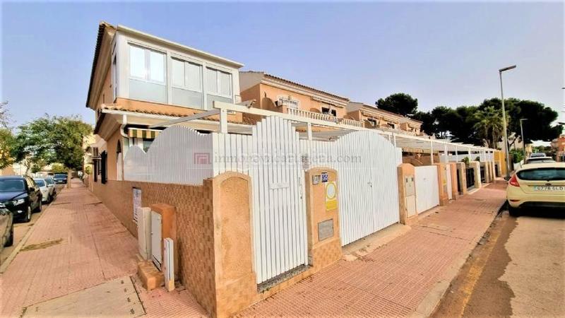 Foto a8c593b3-f736-4ab6-9d55-5c09b29eb3fc. Casa pareada venta de duplex en los alcazares en Centro Alcázares (Los)