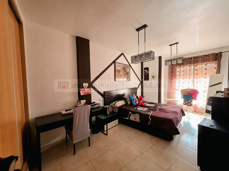 Foto 2951e4b8-457f-43e2-aeaa-46855d5e05e2. Piso ?? venta de piso con gran terraza en La Unión en Unión (La)