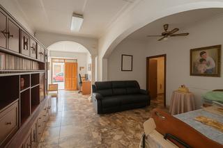 Maison à Calle san antonio 10. Venta de planta baja en la aljorra