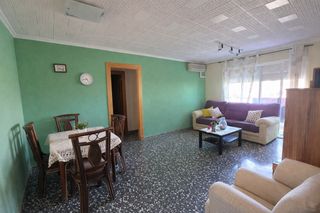 Flat in Calle santiago ramón y cajal 106. ?? venta de piso en ramón y cajal: espacioso, luminoso y con asc