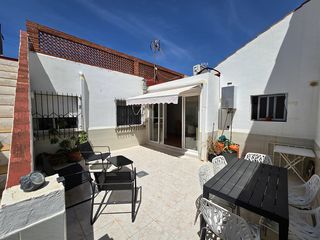 House in Canteras. Planta baja en venta en canteras, cartagena: amplia, reformada y