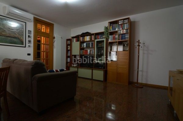 Foto c3bbb4f7-0f9c-46c6-96cb-6a3d8c17b1e0. Piso en La Bordeta Lleida