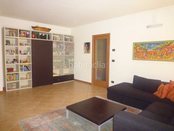 Foto 4858a309-8f66-4370-98d9-3c8cf69083a5. Piso en Príncep de Viana-Clot-Xalets Humbert Torres Lleida